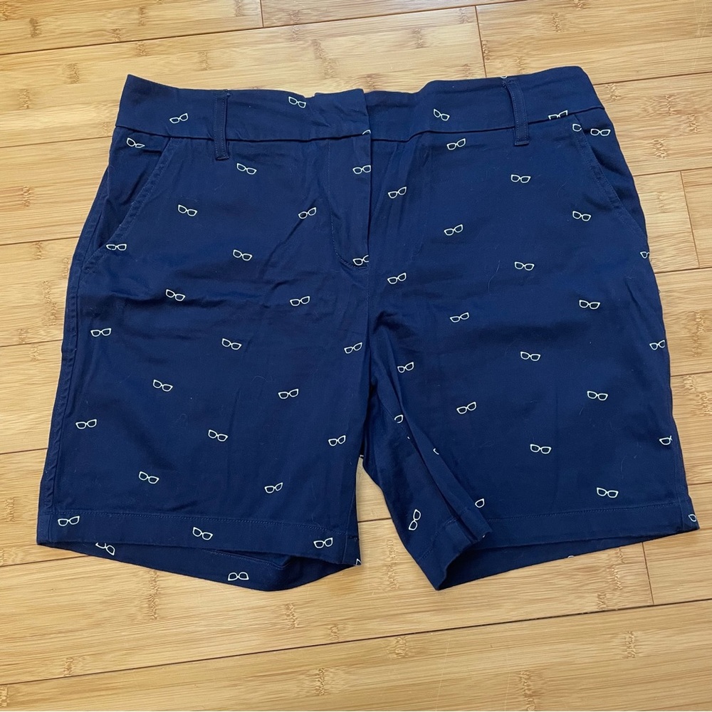 Izod Y2K navy shorts with all over sunglasses print. Size 10 hook & eye closure.